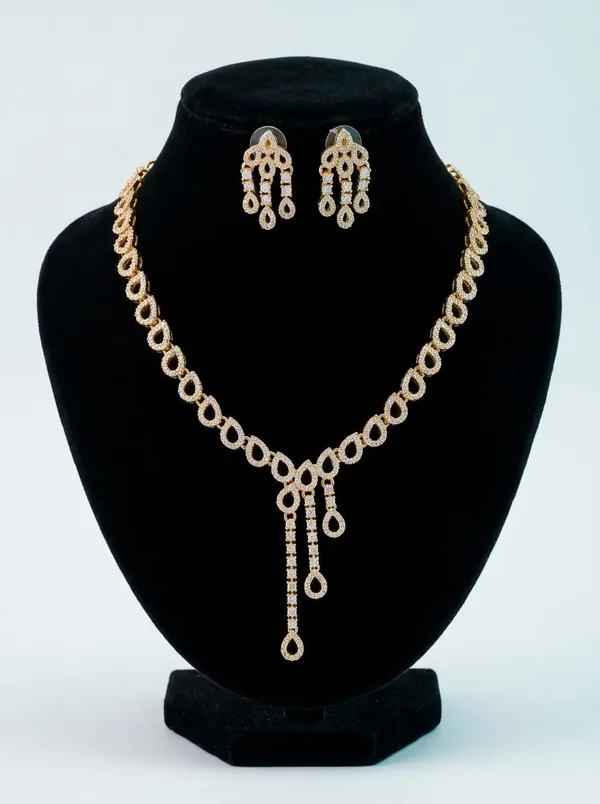Pearl_White_Teardrop_Bloom_Statement_Necklace_Set_|_High-Quality_Long-Lasting_Jewellery