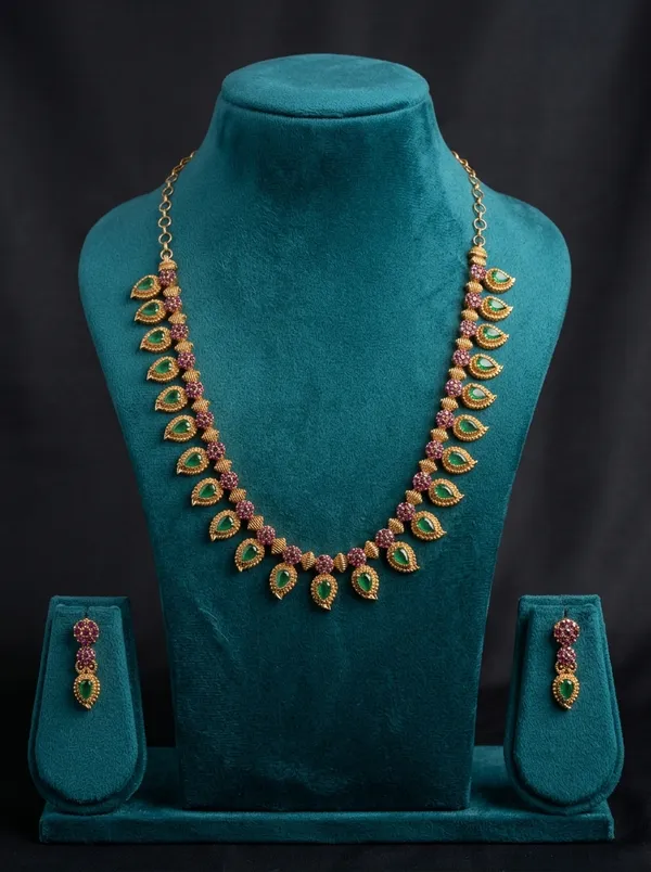 Vosgi_Gold_Plated_Emerald_Green_Mango_Paisley_&_Ruby_Accent_Necklace_Set