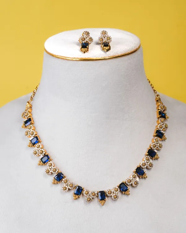 Vosgi_Gold-Plated_Blue_Stone_Floral_Necklace_Set