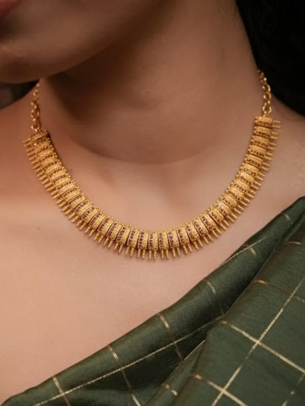 Sprinkle_Gold-Plated_Necklace_With_Pink_Stones