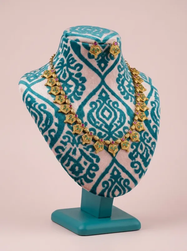 Vosgi_Pink_&_Green_Stone_Pentagon_Pendant_Necklace_Set_Design