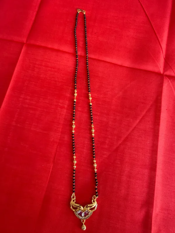 Black_Beaded_Traditional_Mangalsutra_Necklace_For_Women