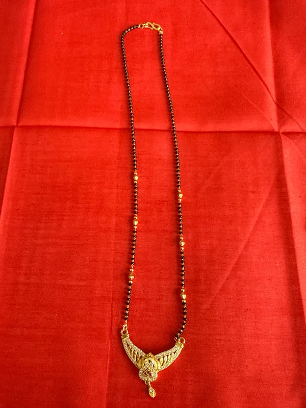 Black_Gold_Tone_Mangalsutra_Necklace_For_Women