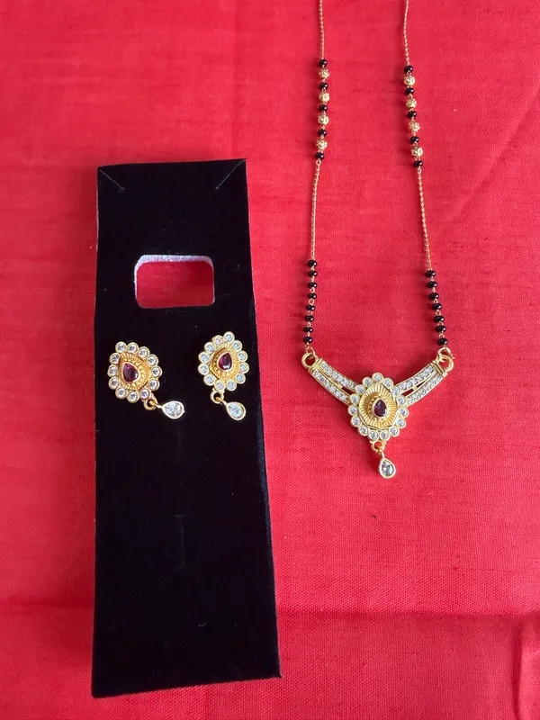 Gold_Tone_Traditional_Mangalsutra_Set_For_Women