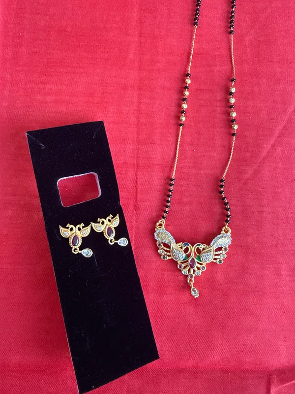Gold_Tone_Peacock_Pendant_Mangalsutra_Set