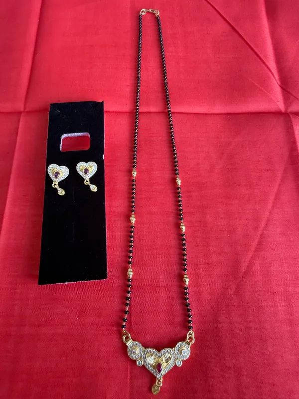 Black_Beaded_Heart_Pendant_Mangalsutra_Set_For_Women
