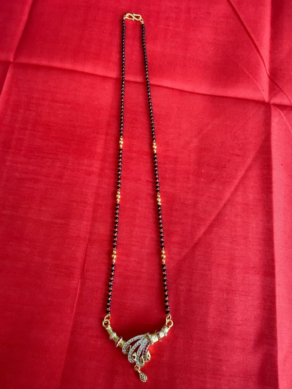 Black_Beaded_Pendant_Mangalsutra_Necklace_For_Women