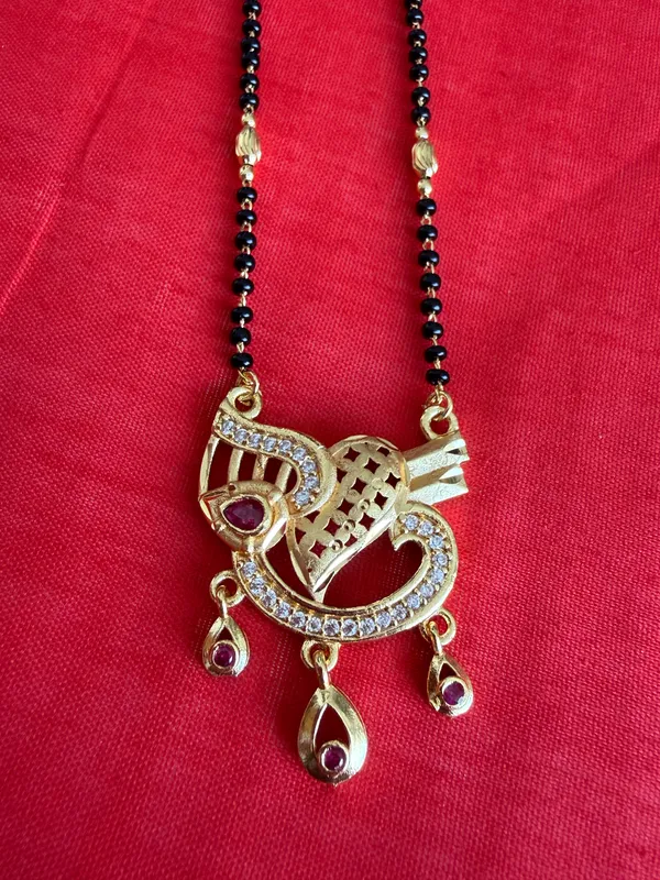 Gold-Toned_Traditional_Mangalsutra_Necklace_For_Women