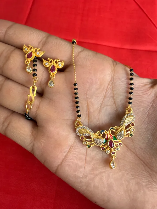 Gold_Tone_Traditional_Mangalsutra_Jewellery_Set_For_Women