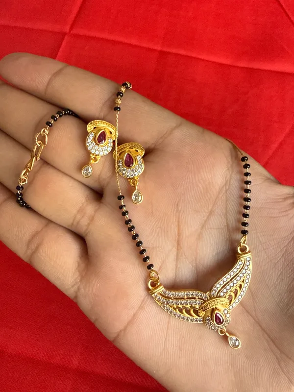 Gold_Tone_Kundan_Mangalsutra_Set_For_Women