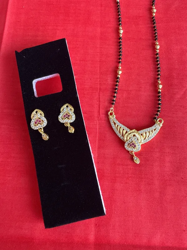 Gold-Toned_Traditional_Mangalsutra_Set_For_Women
