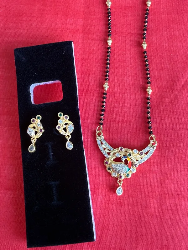 Black_Beaded_Gold_Tone_Mangalsutra_Set_For_Women
