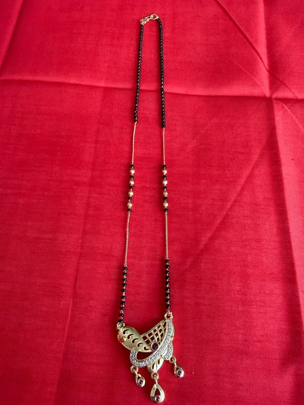 Black_Beaded_Traditional_Mangalsutra_Necklace_For_Women