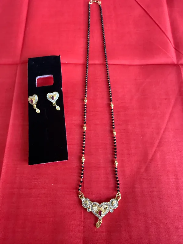 Gold_Tone_Heart_Design_Mangalsutra_Set_For_Women