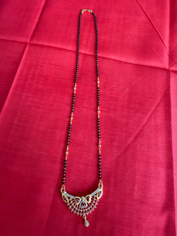 Black_Beaded_Traditional_Mangalsutra_Necklace_For_Women