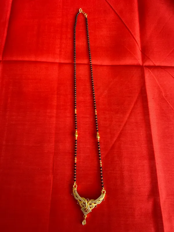 Black_Beaded_Gold_Tone_Mangalsutra_Necklace_For_Women