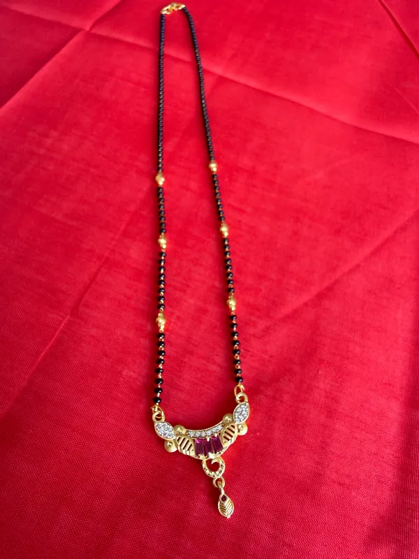 Black_Beaded_Traditional_Mangalsutra_Necklace_For_Women