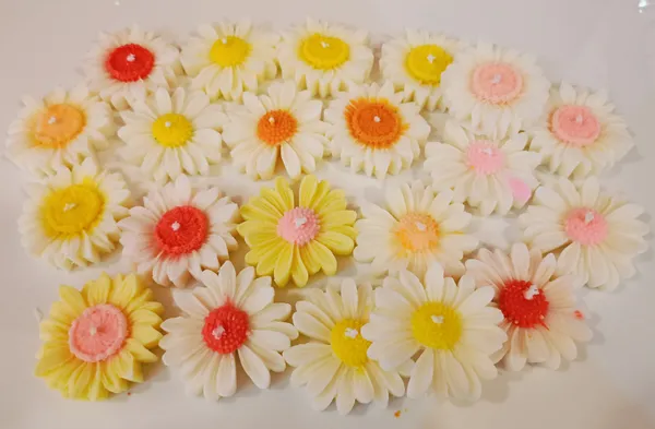 Artificial_Floral_Multicolour_Daisy_Decorative_Flowers