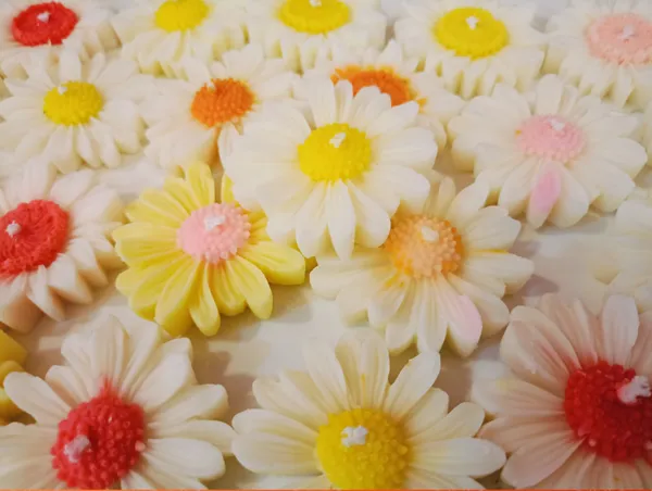 Artificial_Floral_Multicolour_Daisy_Decorative_Flowers