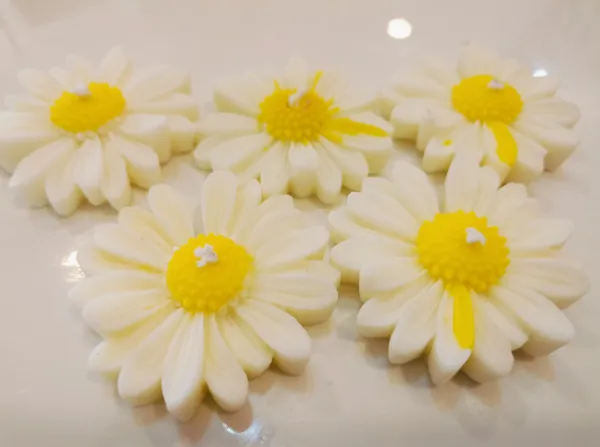 White_Daisy_Floral_Artificial_Flowers