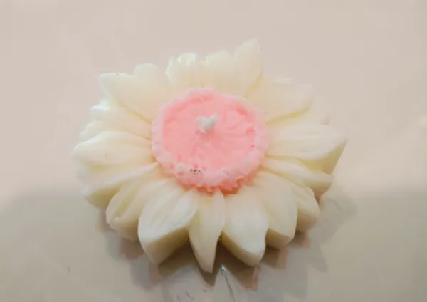 Wax_Floral_Daisy_Candle_Set_Of_5
