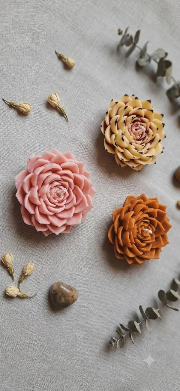 multi_colour_lotus__candle_set_of_3