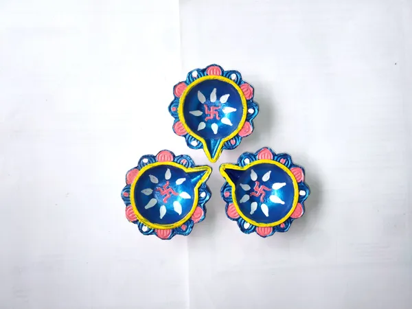 Decorative_Festive_Swastik_Diya_Set_of_3