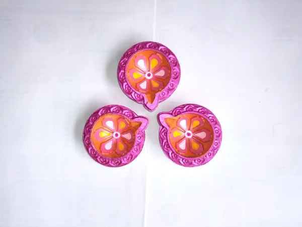 Decorative_Floral_Pattern_Diya_Set_of_5