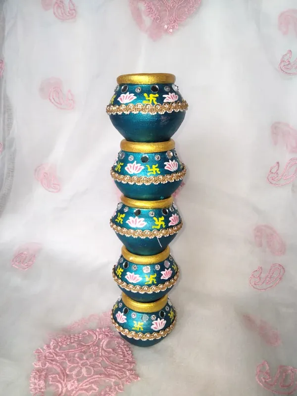 Lakshmi_Kubera_pots_(set_of_5)