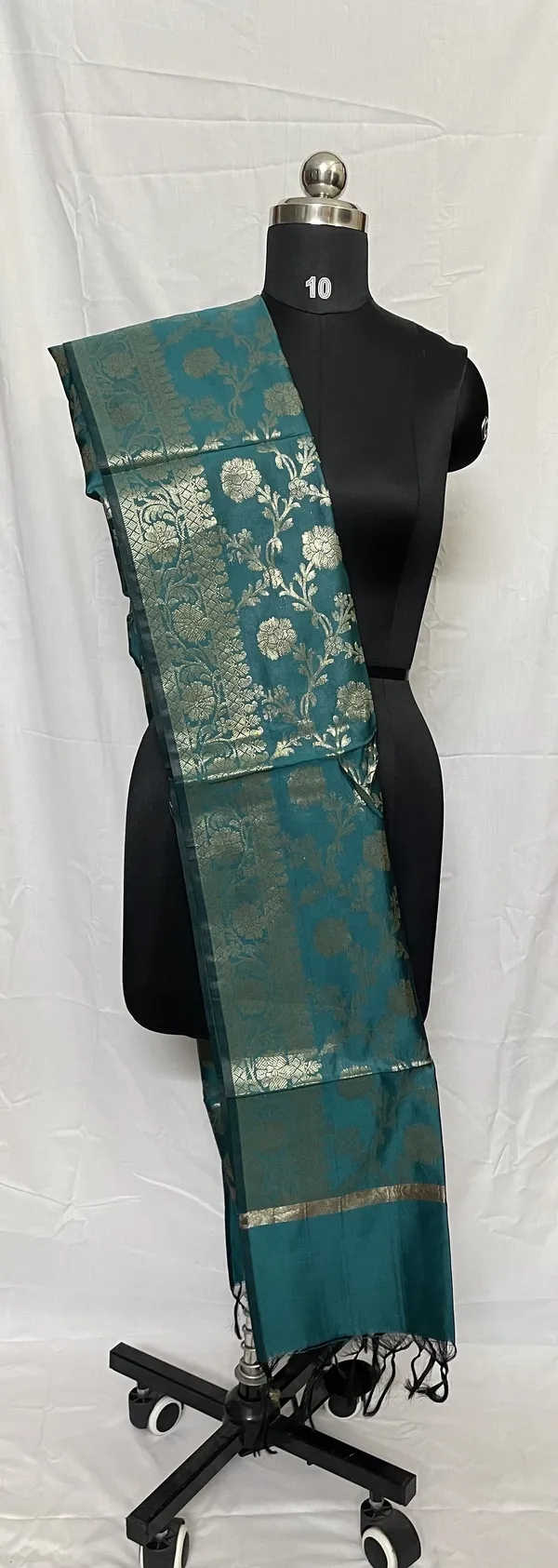 Mamta_Matching_Centre-dupattaBanarasi_Silk_
