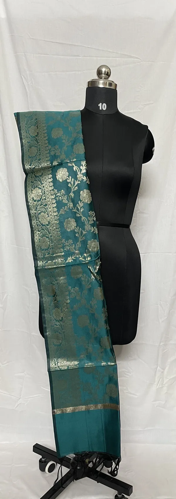 Mamta_Matching_Centre-dupattaBanarasi_Silk_
