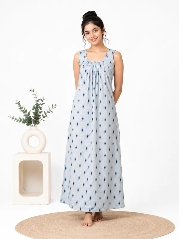 White_Polyester_Maxi_Dress_For_Women