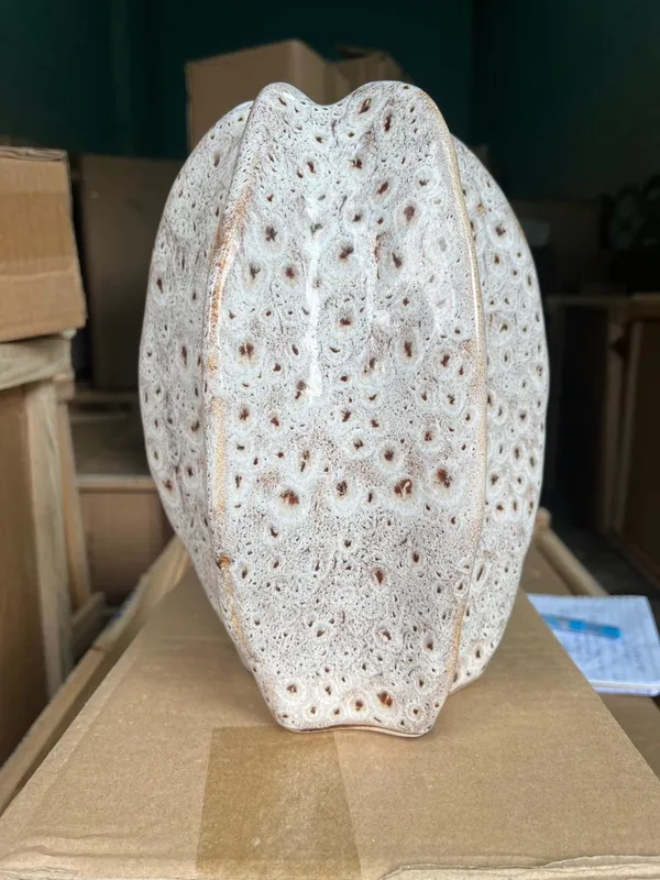 Ceramic_Sculptural_Oval_Speckled_Decorative_Vase