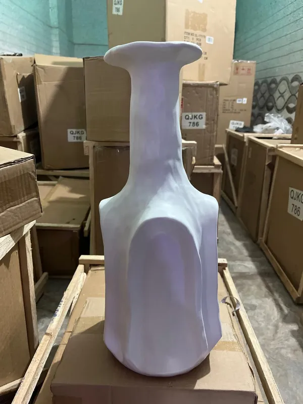 Ceramic_Minimalist_Sculptural_White_Decorative_Vase