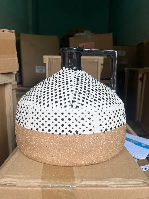 Ceramic_Two-Tone_Geometric_Cut-Out_Dome_Vase