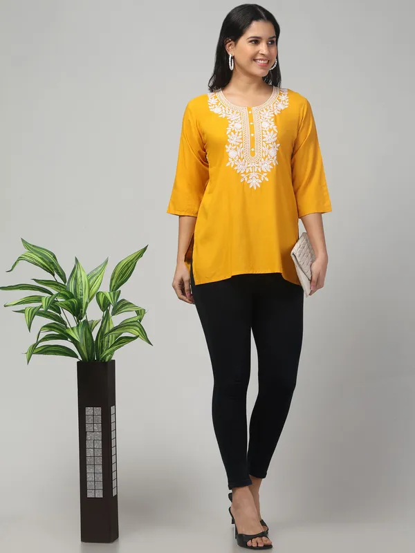 Yellow_Viscose_Rayon_Premium_Straight_Kurta_For_Women