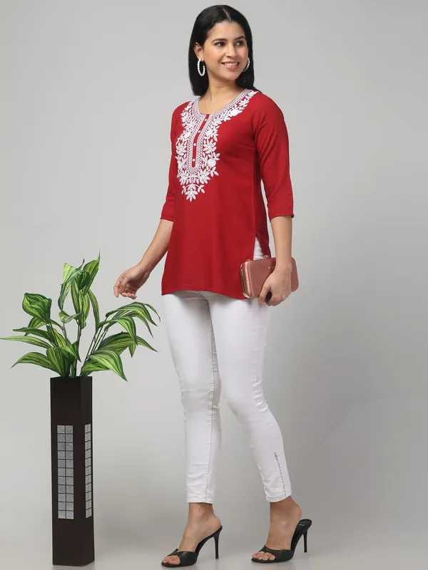 Maroon_Viscose_Rayon_Premium_Straight_Kurta_For_Women