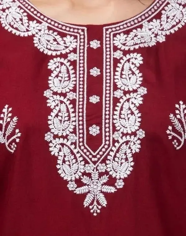 Karigari_Collection_Women_Embroidered_Kurta_(Maroon)