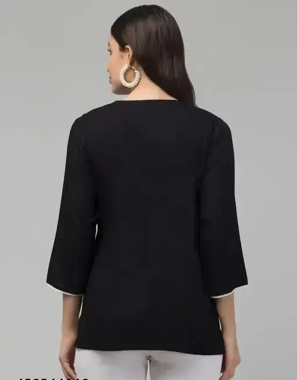 Karigari_Collection_Women_Embroidered_Kurta_(Black)