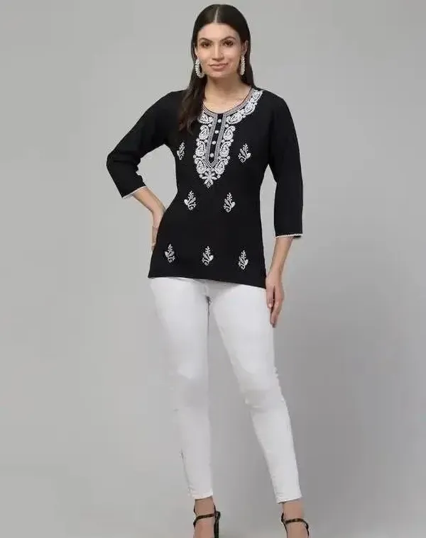 Karigari_Collection_Women_Embroidered_Kurta_(Black)