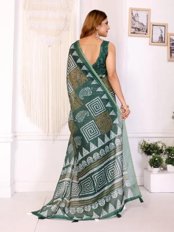 Green_Chanderi_Cotton_Floral_Print_Saree_With_Blouse_For_Women