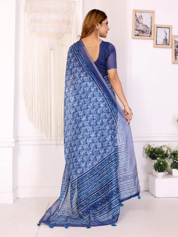 Blue_Chanderi_Cotton_Floral_Print_Saree_With_Blouse_For_Women