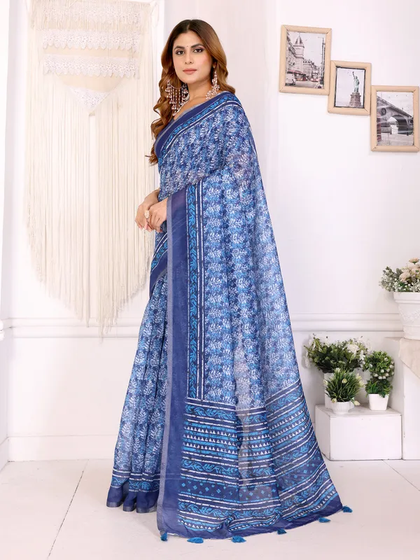 Blue_Chanderi_Cotton_Floral_Print_Saree_With_Blouse_For_Women