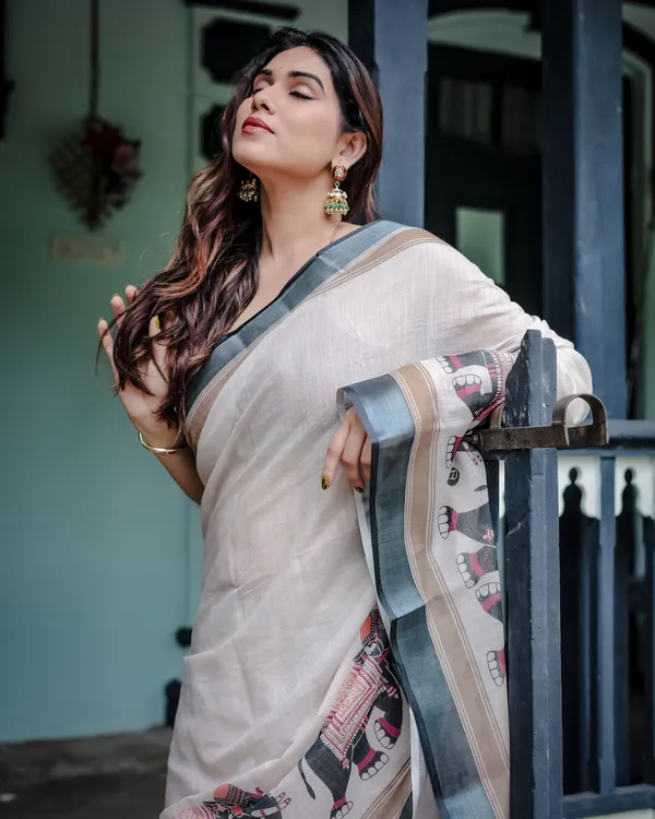 Off_White_Linen_Cotton_Printed_Saree_With_Blouse_For_Women
