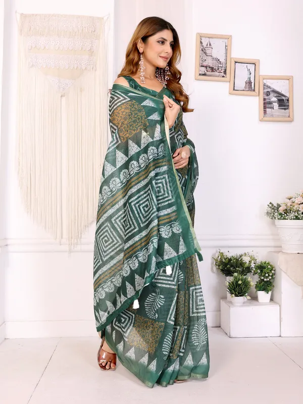 Green_Chanderi_Cotton_Floral_Print_Saree_With_Blouse_For_Women