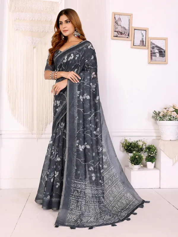 Grey_Chanderi_Cotton_Floral_Print_Saree_With_Blouse_For_Women