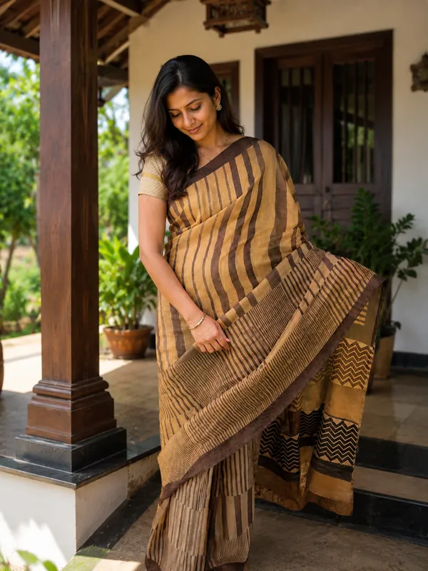 Pure_Handloom_Tussar_Tissue_Silk_Designer_Saree