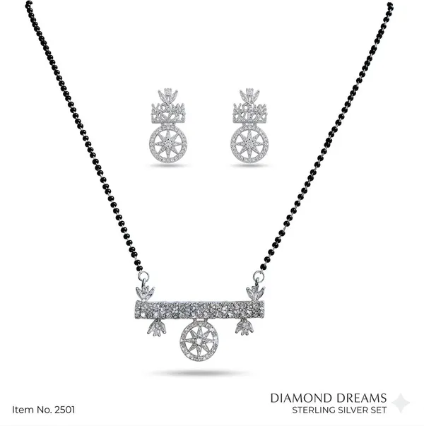 GuruLivora_Brass,_Alloy_Silver_Silver,_White_Jewellery_Set_(Pack_of_1)
