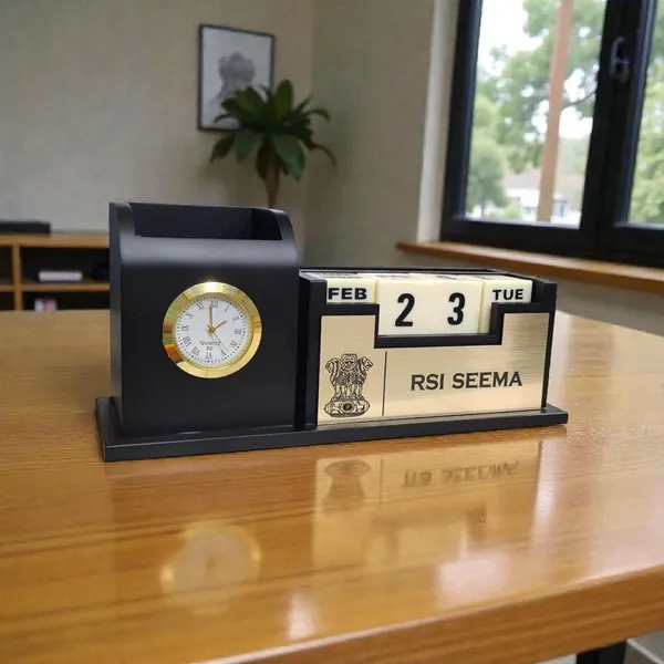 Wooden_Desk_Organizer_With_Pen_Stand_And_Clock