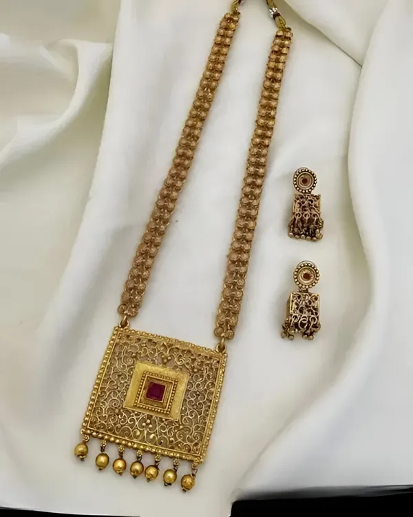 Gold-Tone_Statement_Necklace_Set_For_Women
